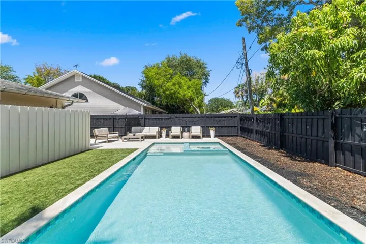 905  13th N ST, Naples, FL 34102
