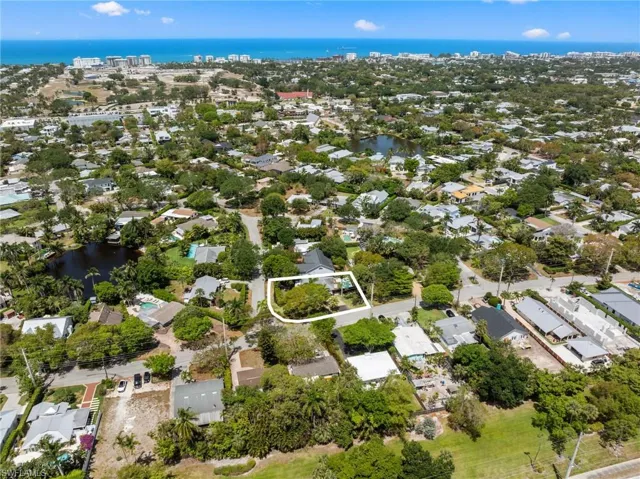 905  13th N ST, Naples, FL 34102
