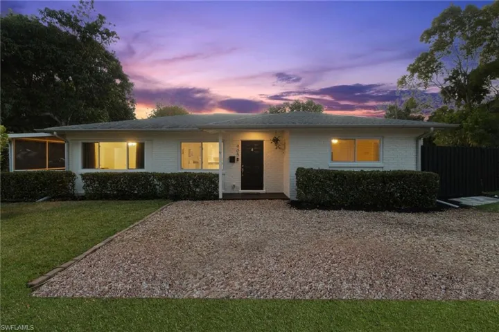 905  13th N ST, Naples, FL 34102