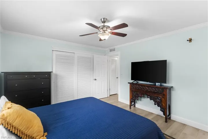 905  13th N ST, Naples, FL 34102