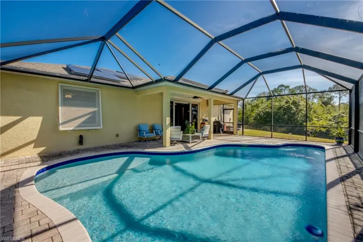 Large Heated Pool W/ Sitting Shelf