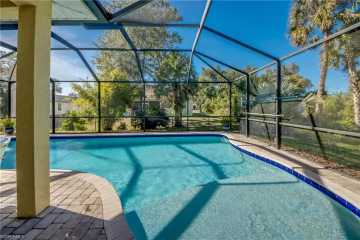 Large Heated Pool W/ Sitting Shelf