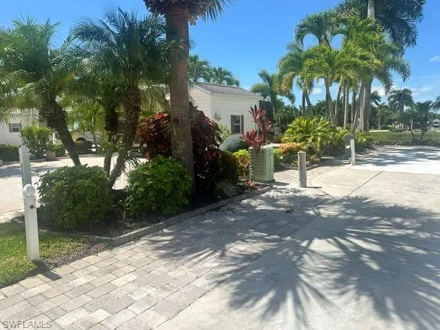 1311 Diamond Lake Cir, Naples, Florida 34114