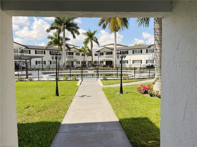 3704 Broadway 214, Fort Myers, Florida 33901