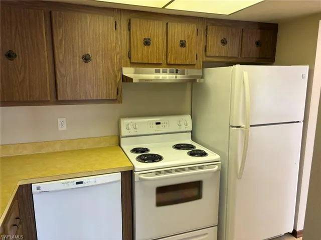 3704 Broadway 214, Fort Myers, Florida 33901