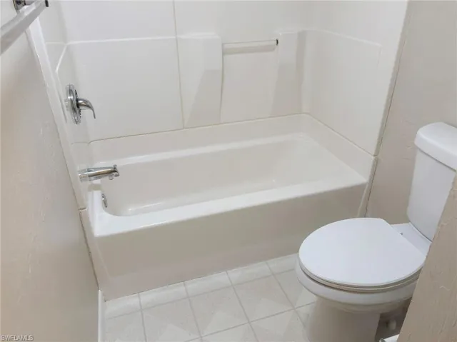 3704 Broadway 214, Fort Myers, Florida 33901
