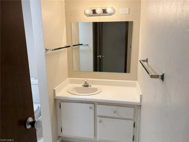 3704 Broadway 214, Fort Myers, Florida 33901