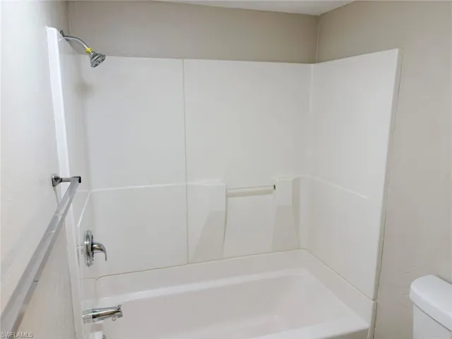 3704 Broadway 214, Fort Myers, Florida 33901