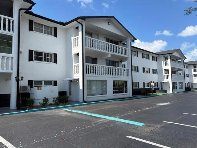 3704 Broadway 214, Fort Myers, Florida 33901