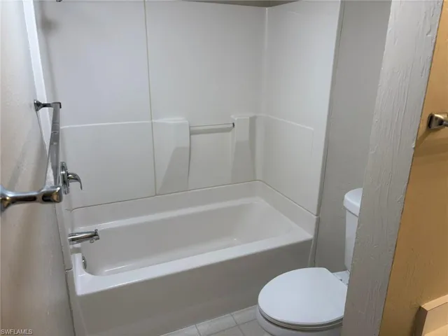 3704 Broadway 214, Fort Myers, Florida 33901