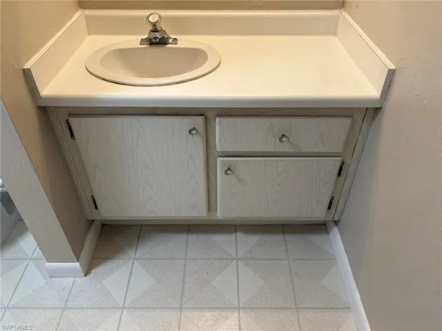 3704 Broadway 214, Fort Myers, Florida 33901