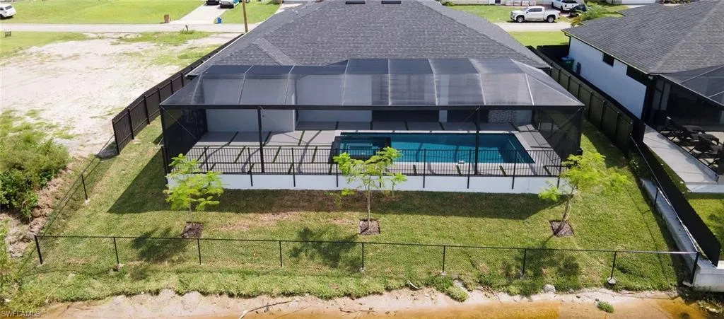Birds eye view of property