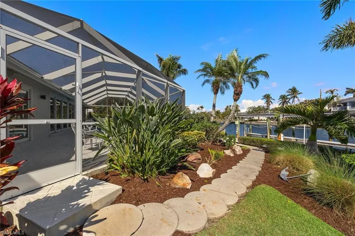 1674 Sabal Palm Dr, Sanibel, Florida 33957