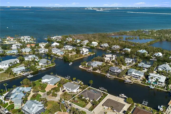 1674 Sabal Palm Dr, Sanibel, Florida 33957