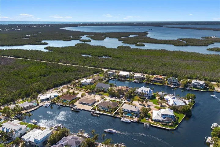 1674 Sabal Palm Dr, Sanibel, Florida 33957