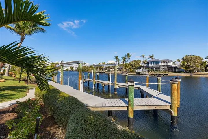 1674 Sabal Palm Dr, Sanibel, Florida 33957