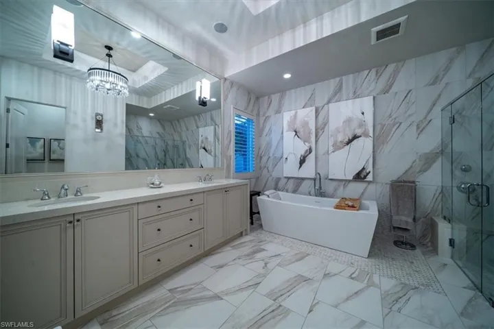 Owners' Bath