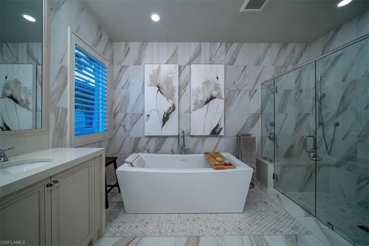 Owners' Bath