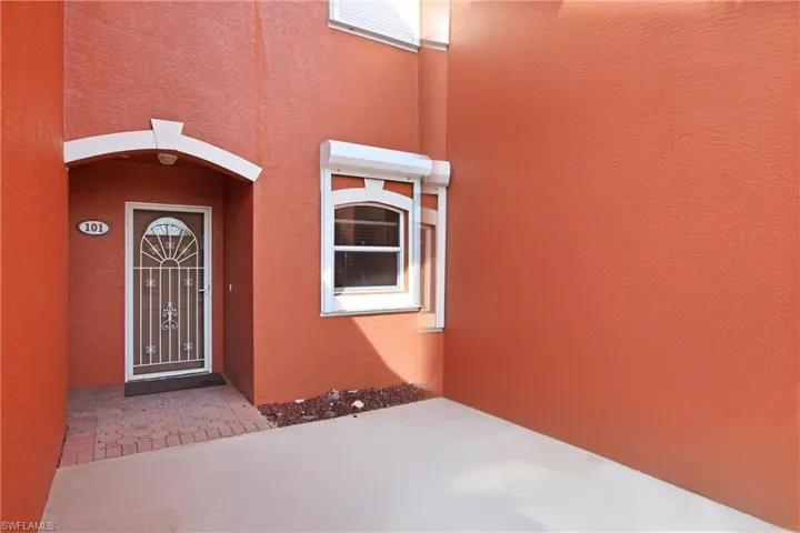 728 Victoria Dr 101, Cape Coral, Florida 33904