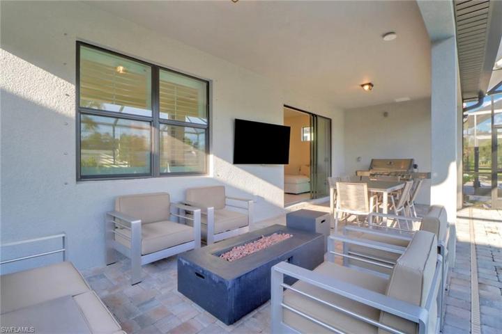 All the room and comfort you need for yourself or entertaining