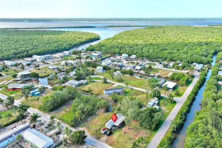 103  Egret  LN, Everglades City, FL 34139