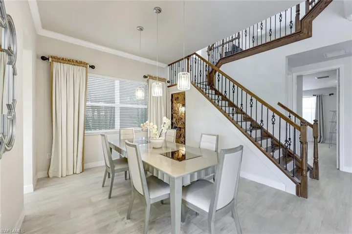 6582  Monterey  PT, Naples, FL 34105