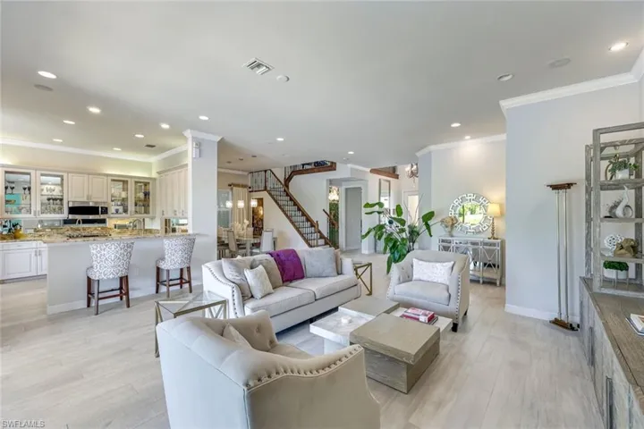 6582  Monterey  PT, Naples, FL 34105
