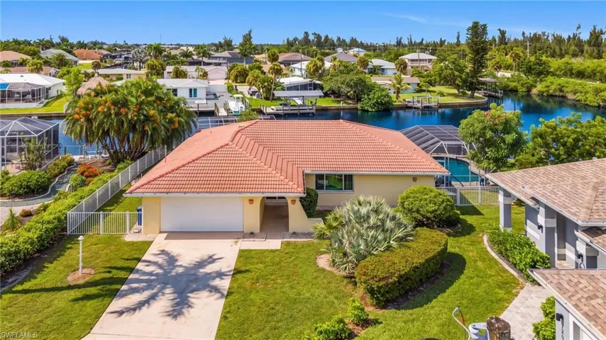 12088 Boat Shell Dr, Matlacha Isles, Florida 33991