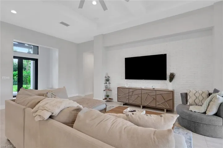 3028 Woodstock Ave, Naples, Florida 34120