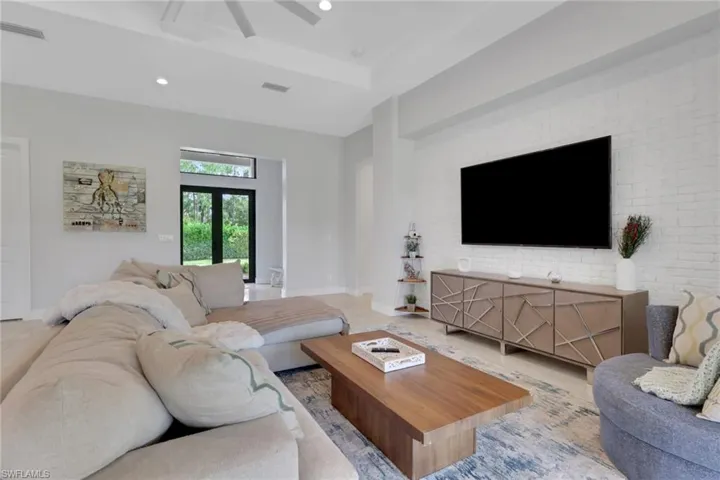 3028 Woodstock Ave, Naples, Florida 34120