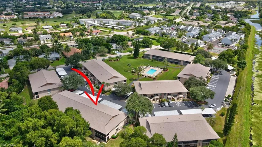 240  Pebble Beach  CIR, Naples, FL 34113