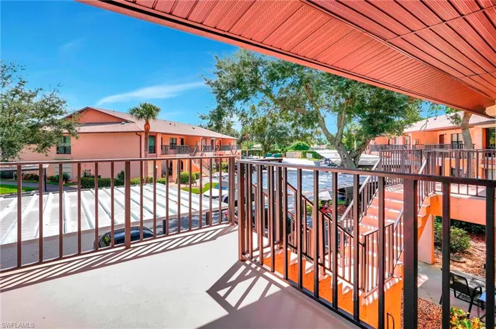 240  Pebble Beach  CIR, Naples, FL 34113
