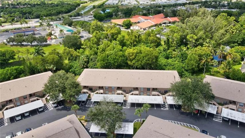 240  Pebble Beach  CIR, Naples, FL 34113