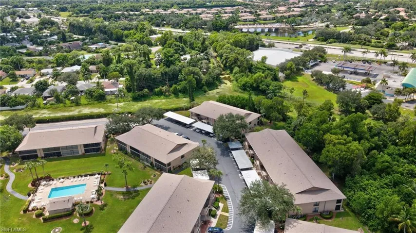 240  Pebble Beach  CIR, Naples, FL 34113