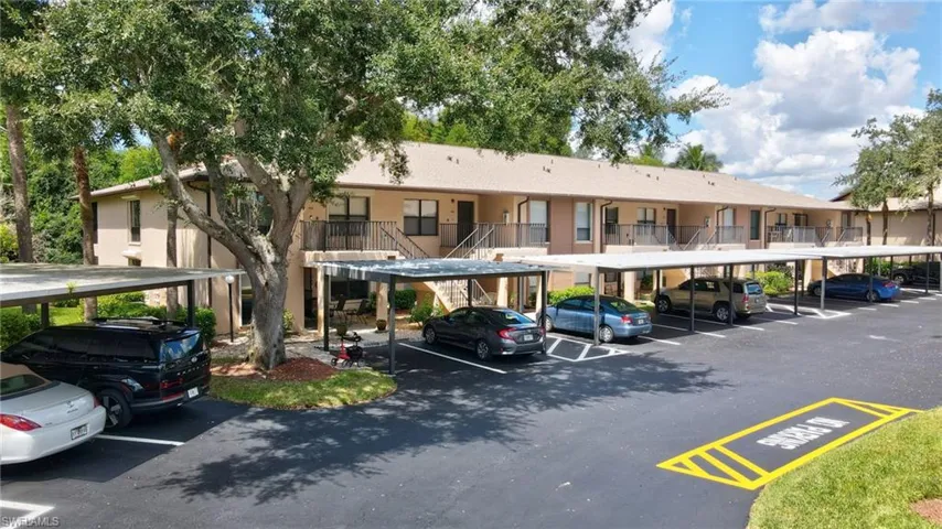 240  Pebble Beach  CIR, Naples, FL 34113