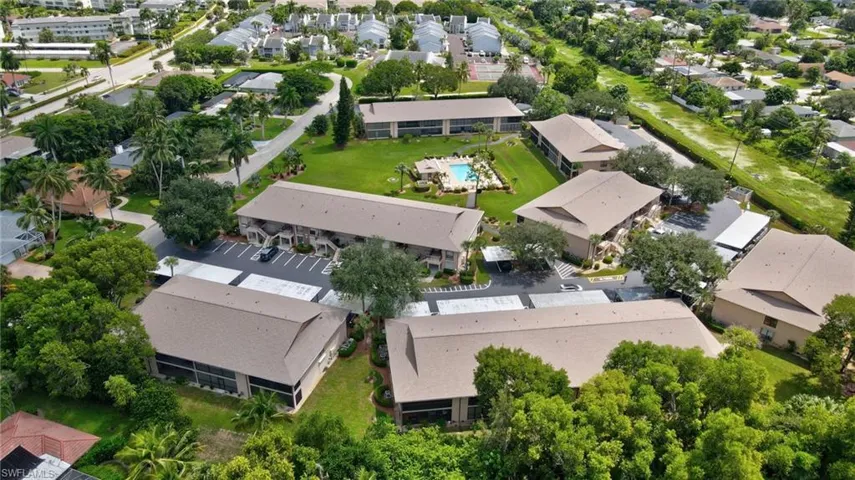 240  Pebble Beach  CIR, Naples, FL 34113