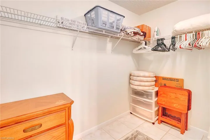 240  Pebble Beach  CIR, Naples, FL 34113