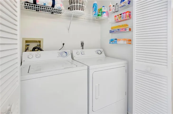 240  Pebble Beach  CIR, Naples, FL 34113