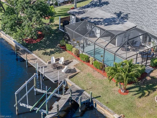 Bird's eye view featuring the home's out door areas