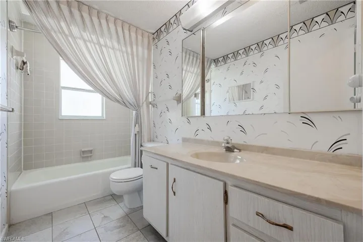 4828  Golf Club  CT, North Fort Myers, FL 33903