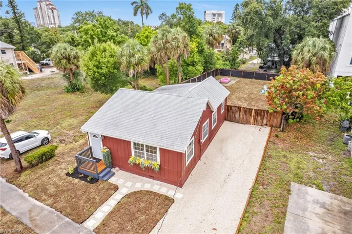 Aerial view of property and surrounding area