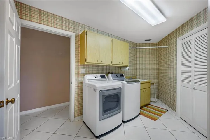 2264 Imperial Golf Co Blvd, Naples, Florida 34110