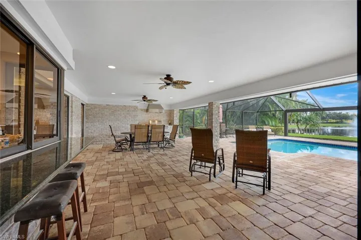 Oversized covered lanai w/ new summer kitchen