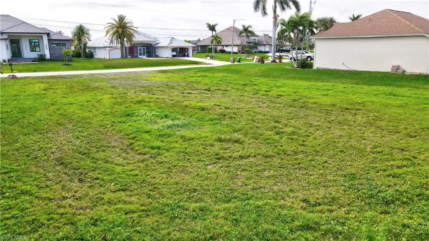 2931 SW 30th ST, CAPE CORAL FL 33914