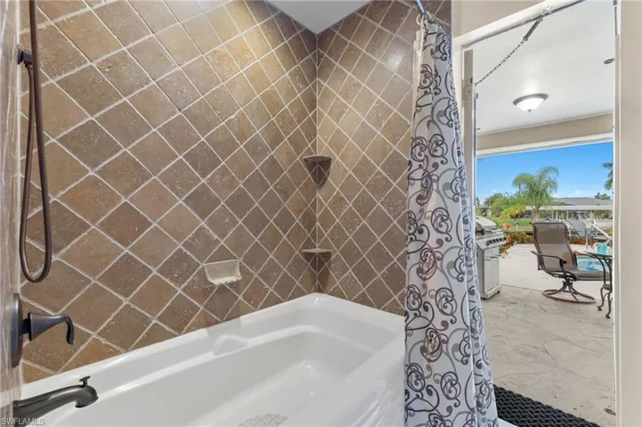 1327 Se 17th St, Cape Coral, Florida 33990