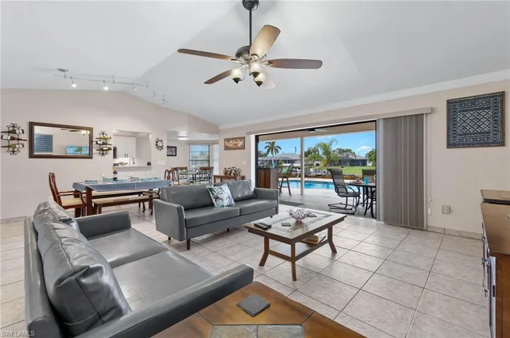 1327 Se 17th St, Cape Coral, Florida 33990