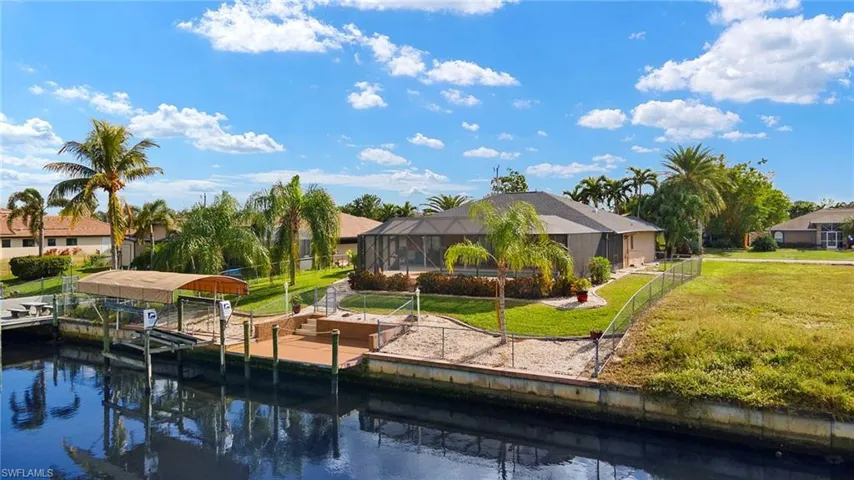 1327 Se 17th St, Cape Coral, Florida 33990