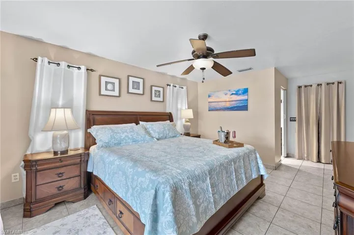 1327 Se 17th St, Cape Coral, Florida 33990