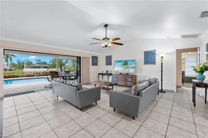 1327 Se 17th St, Cape Coral, Florida 33990