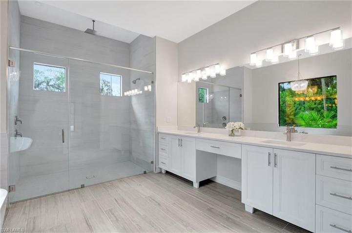 Primary Bathroom w Dual Sinks